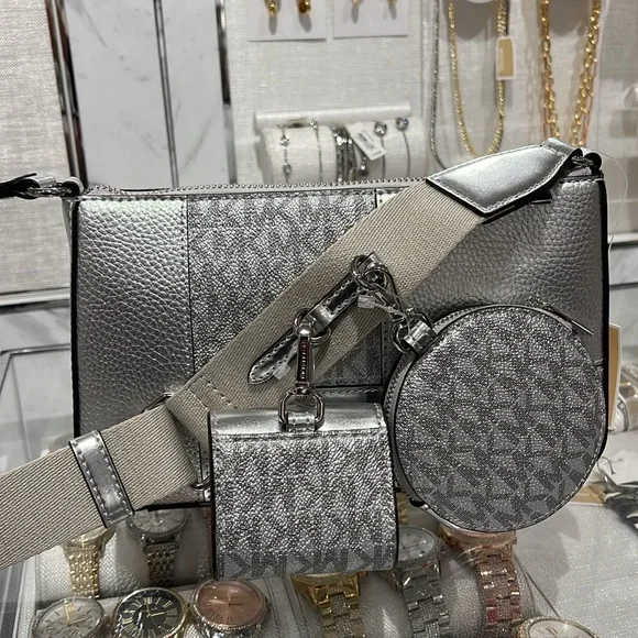 Michael Kors Jet Set Travel Small Metallic Patchwork Signature Logo Crossbody - Picture 16 of 16